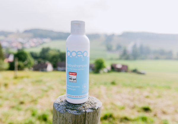 Für mehr Freude im Bad gibt es das Naturkosmetik Shampoo, Schaumbad und Badeöl für Babys und Kinder